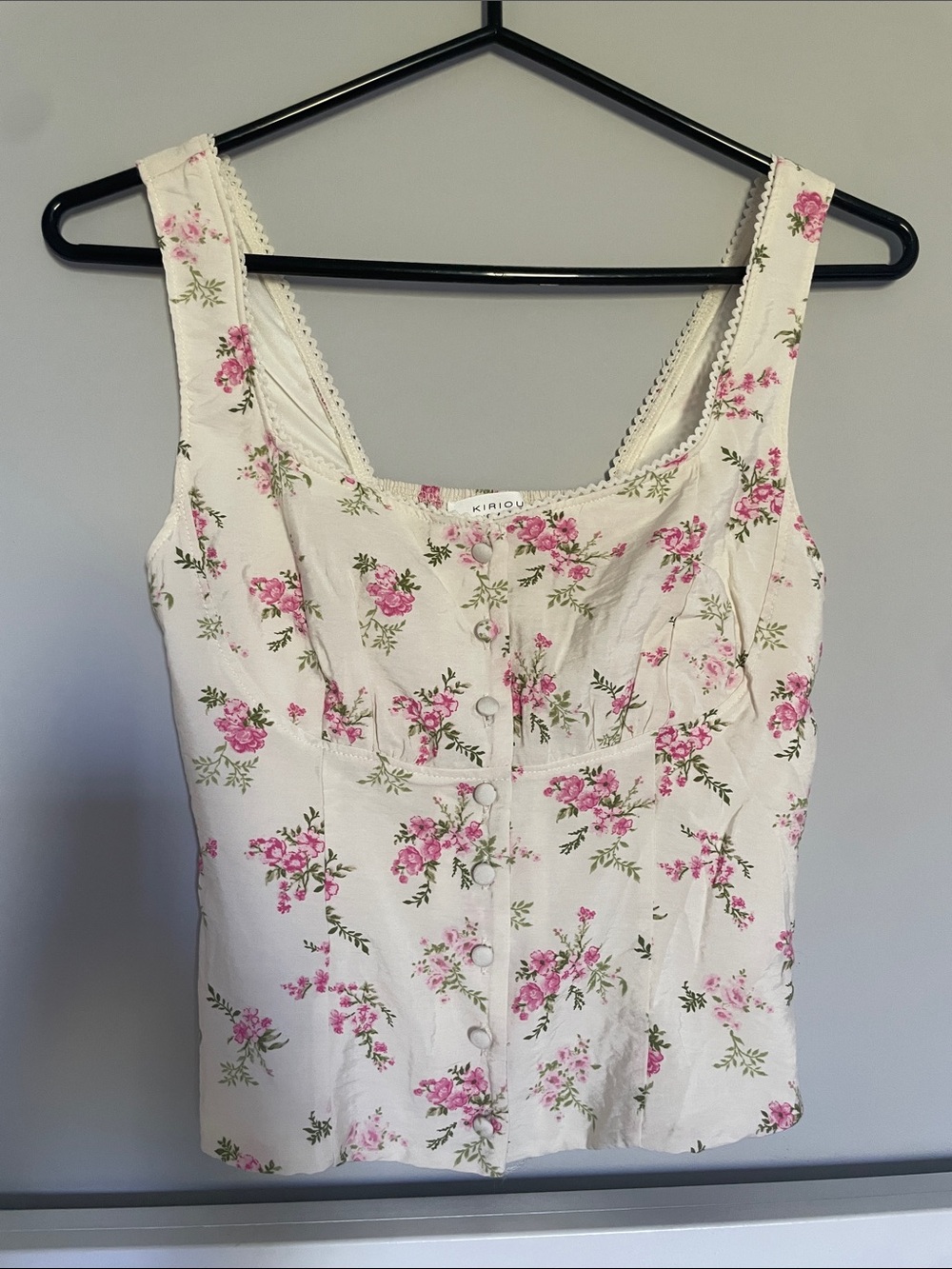 Kirious- Floral Button-Front Lace/scallop Trim Cami — Pink on Cream